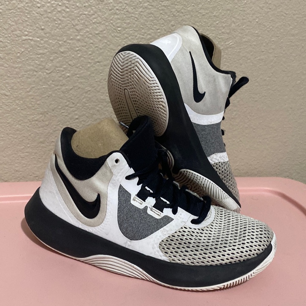 Nike tennis Air Precision 11 size 5.5